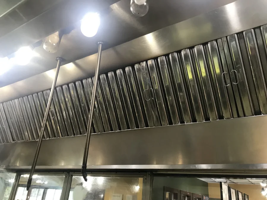 Commercial hood with rows of metal baffle filters